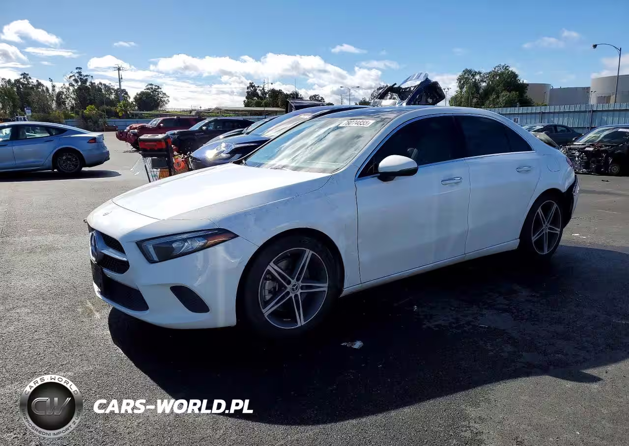 2022 Mercedes-Benz A 220