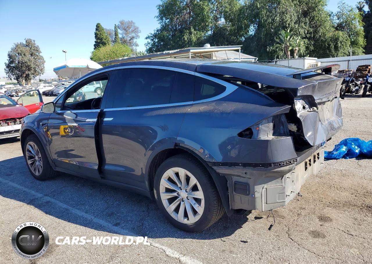 2019 Tesla Model X VIN:5YJXCAE29KF182906 - 2