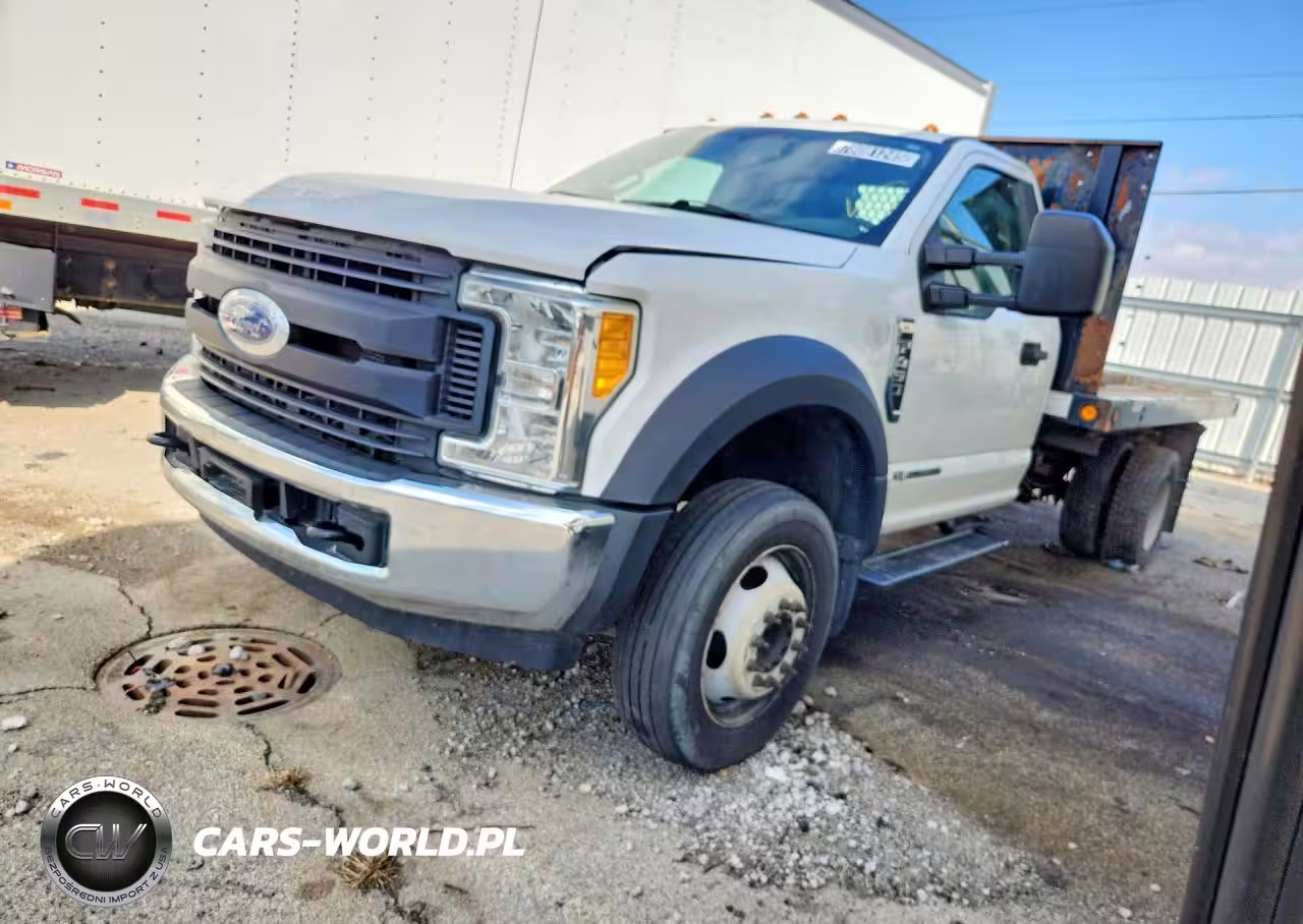 2017 Ford F450 Super Duty Flatbed Truck