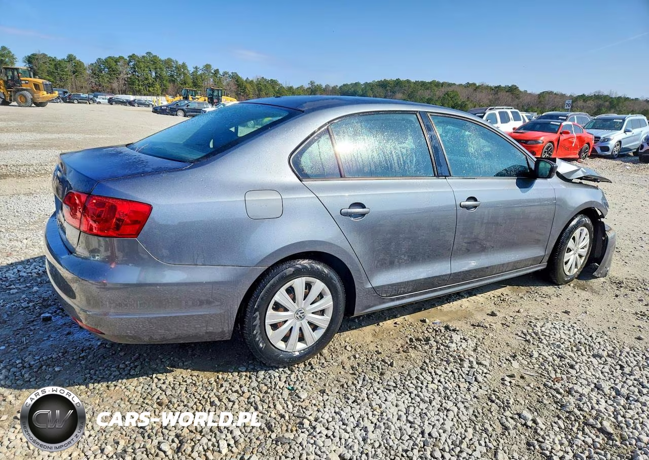 2013 Volkswagen Jetta Base VIN:3VW2K7AJ4DM205646 - 3