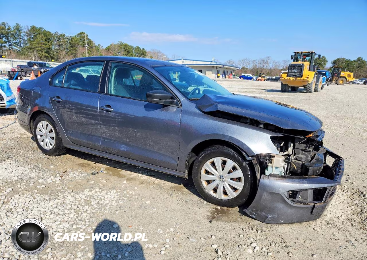 2013 Volkswagen Jetta Base VIN:3VW2K7AJ4DM205646 - 4