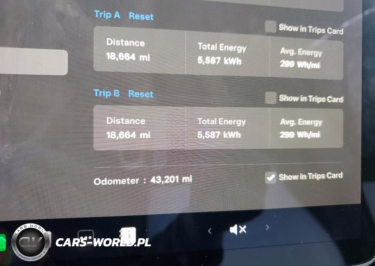 2021 Tesla Model Y VIN:5YJYGDEE0MF093281 - 9