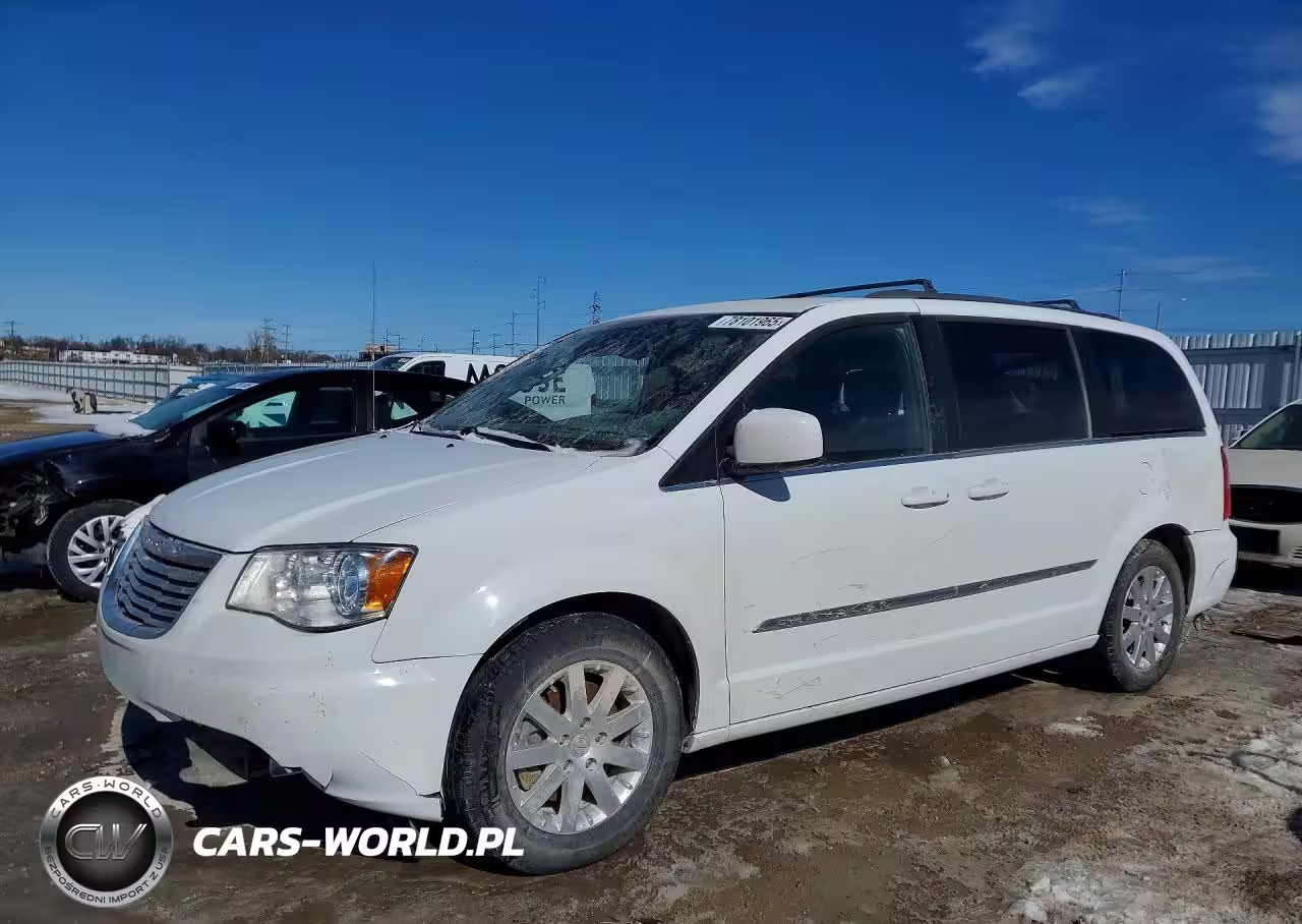 2016 Chrysler Town & Country Touring