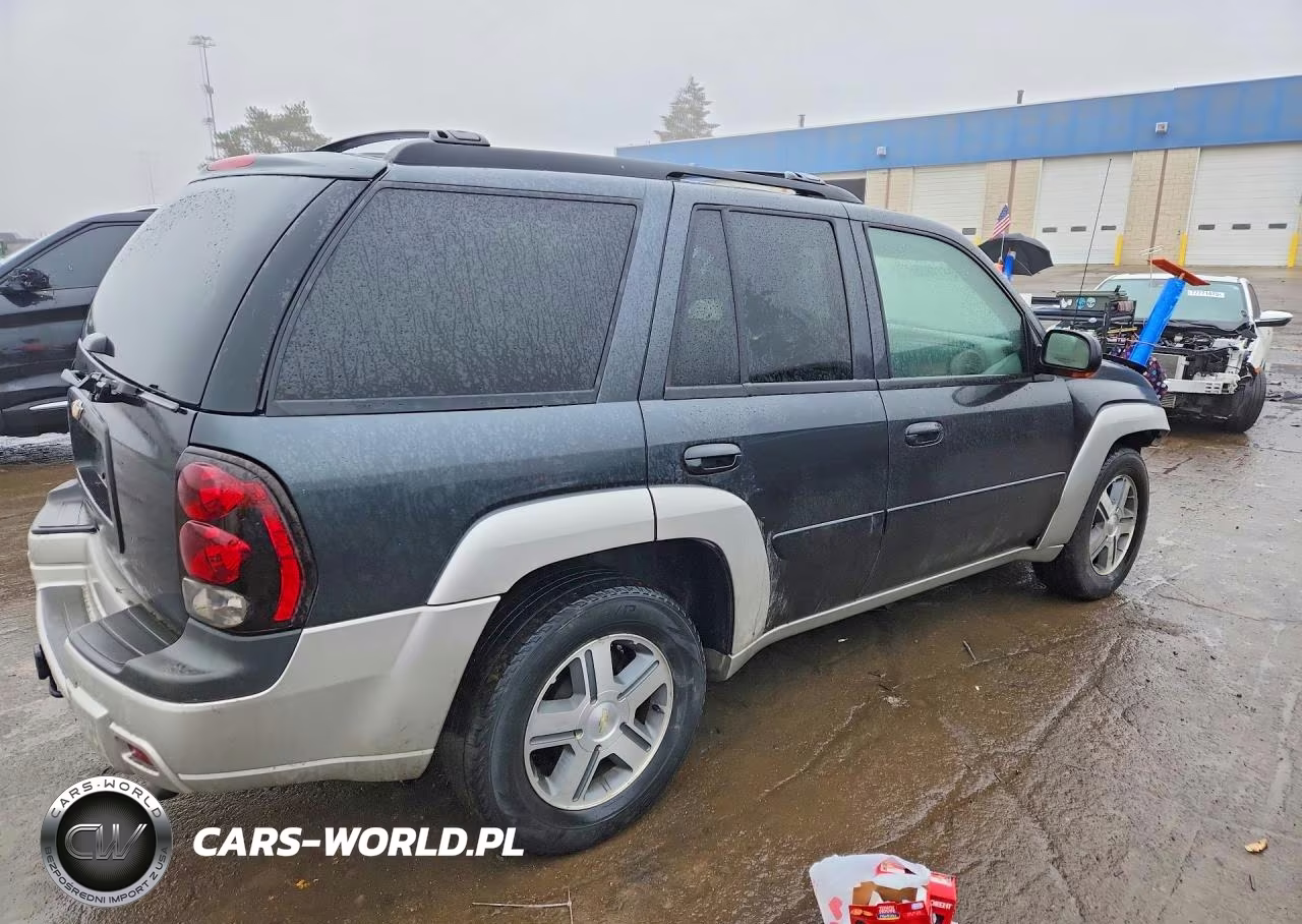 2005 Chevrolet Trailblazer Ls VIN:1GNDT13S152346363 - 3