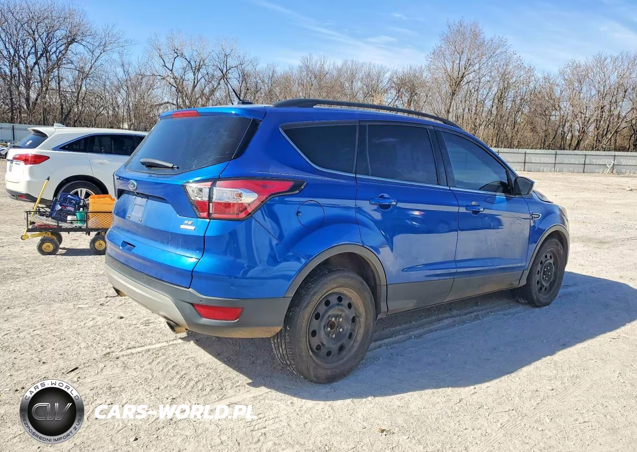 2017 Ford Escape Se VIN:1FMCU0GD2HUC64752 - 3