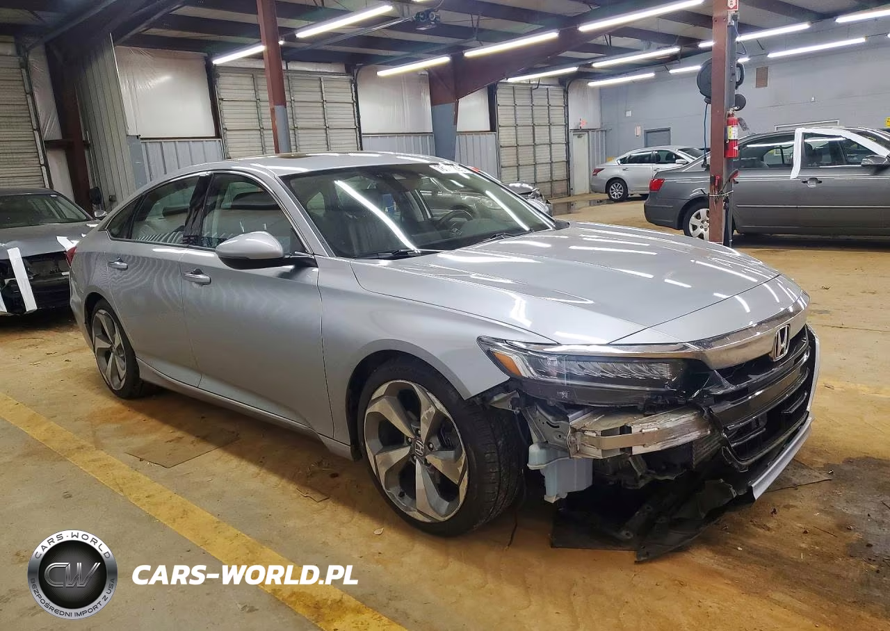 2018 Honda Accord Touring VIN:1HGCV1F99JA019251 - 4