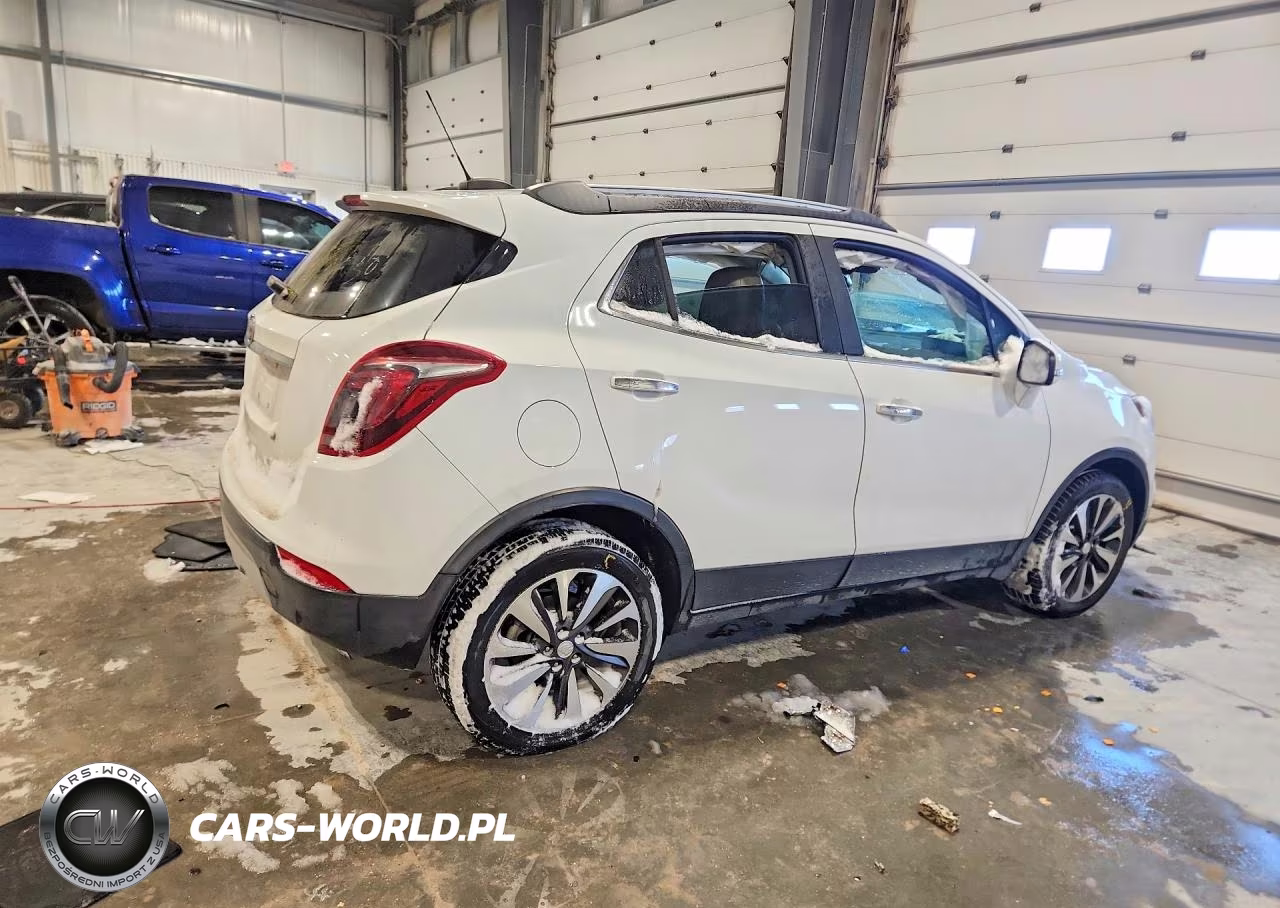 2018 Buick Encore Essence VIN:KL4CJCSB6JB674907 - 3