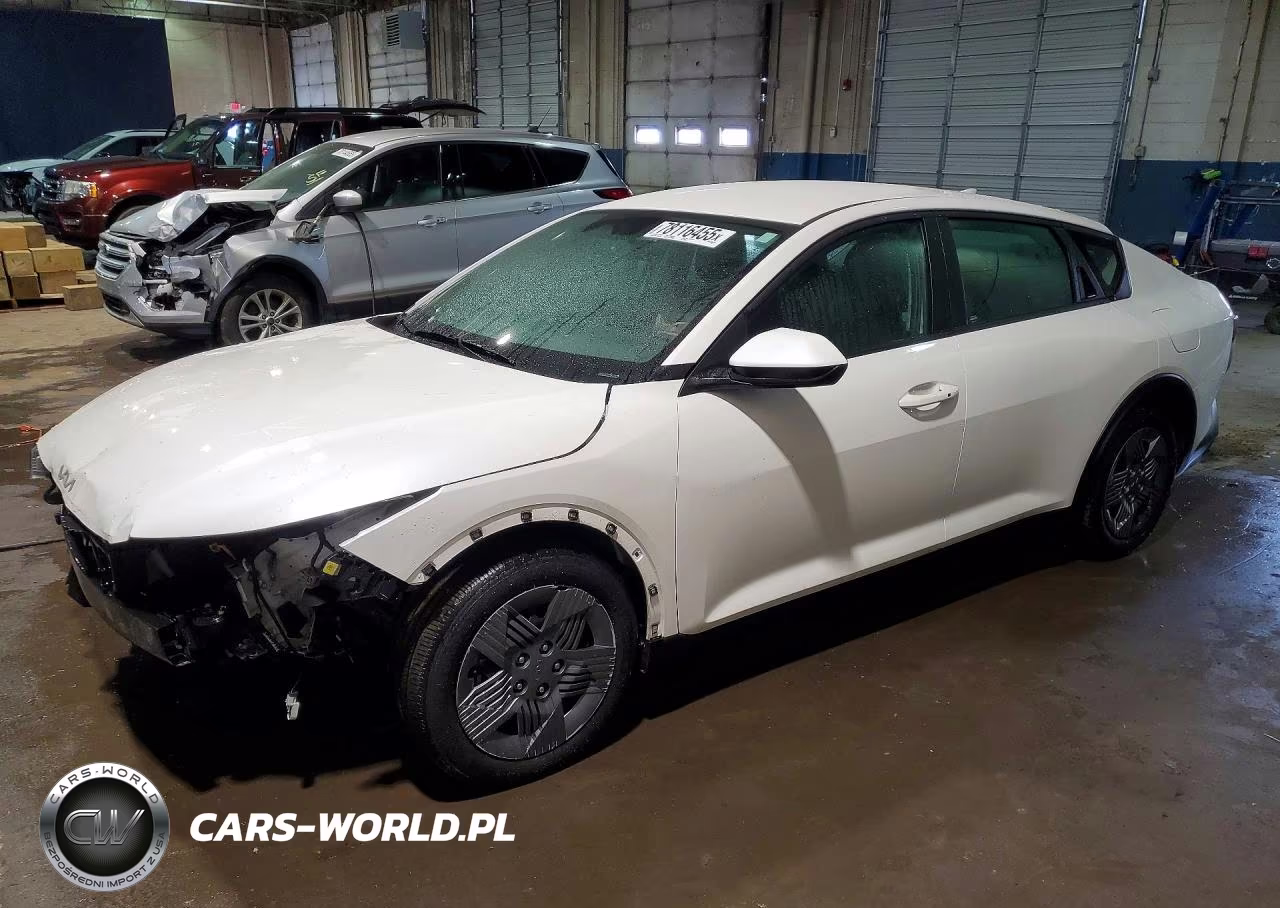 2025 Kia K4 Lx – zdjęcie 1 z 12