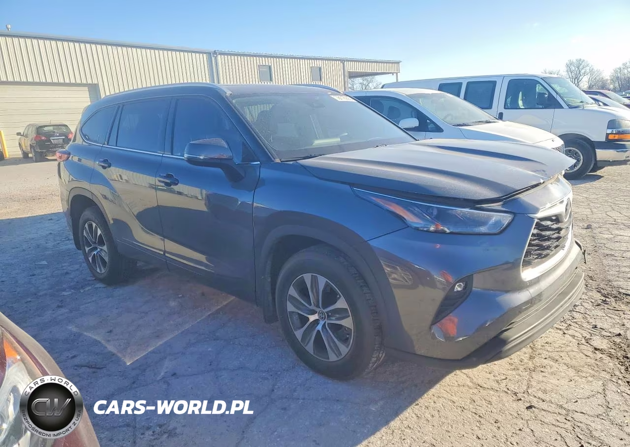 2022 Toyota Highlander Xle VIN:5TDGZRBH9NS591185 - 4