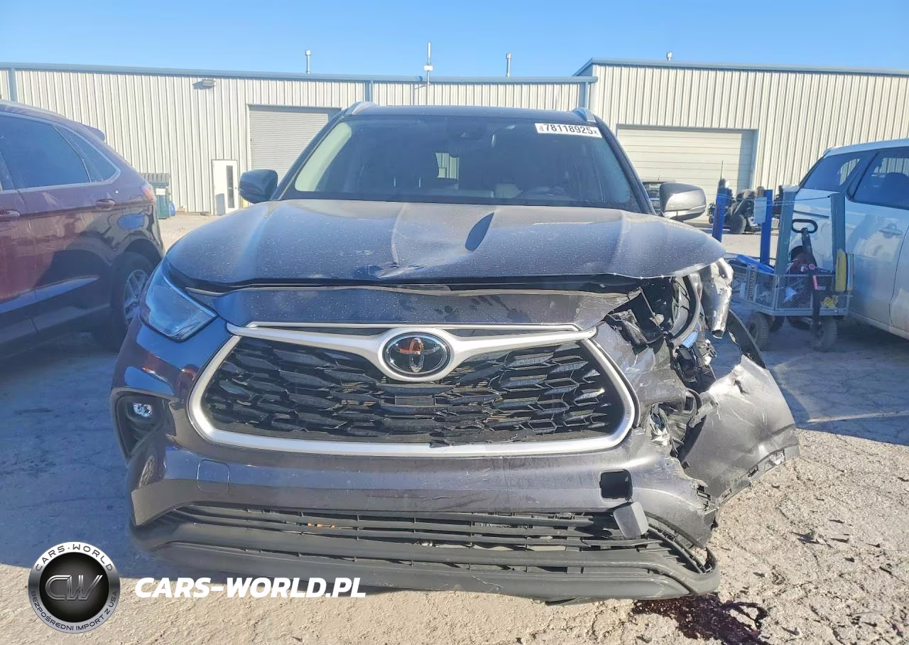 2022 Toyota Highlander Xle VIN:5TDGZRBH9NS591185 - 5