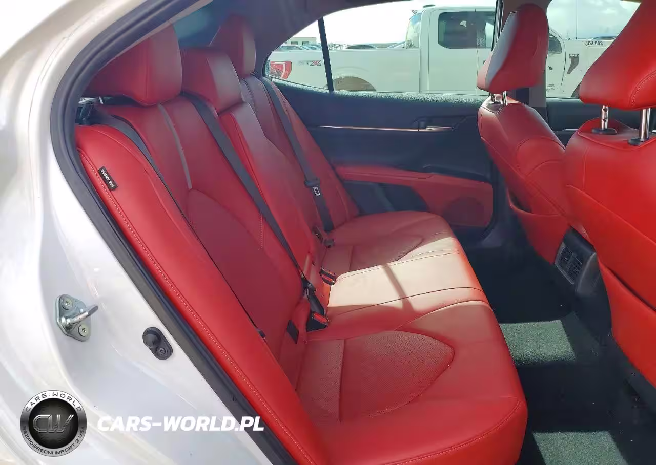 2020 Toyota Camry Xse VIN:4T1K61AK7LU510691 - 10