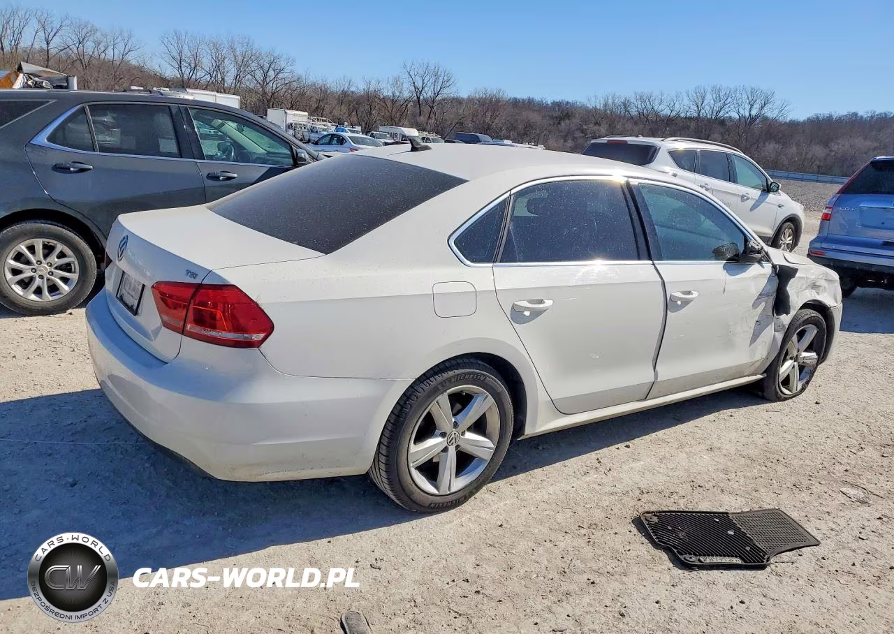 2014 Volkswagen Passat S VIN:1VWAT7A3XEC023009 - 3