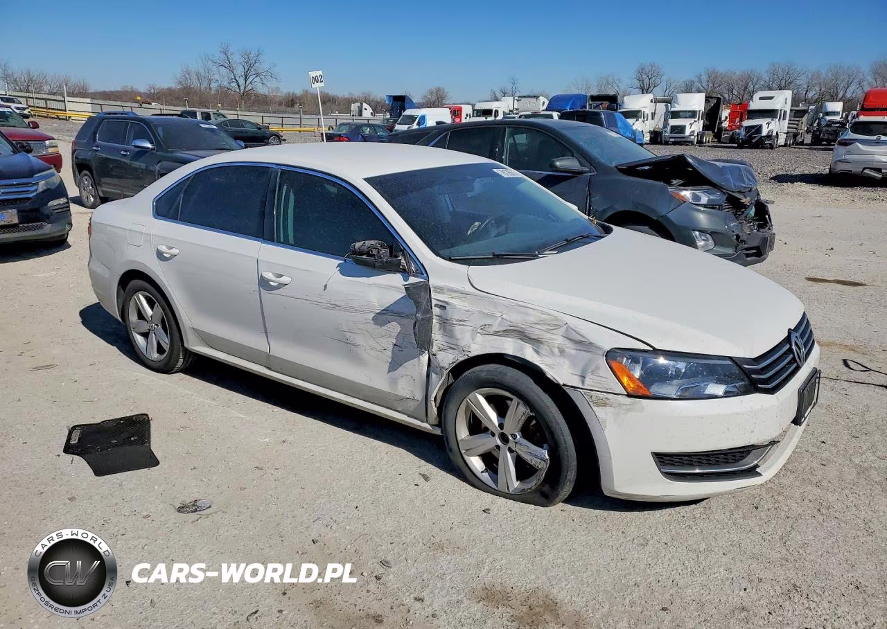 2014 Volkswagen Passat S VIN:1VWAT7A3XEC023009 - 4