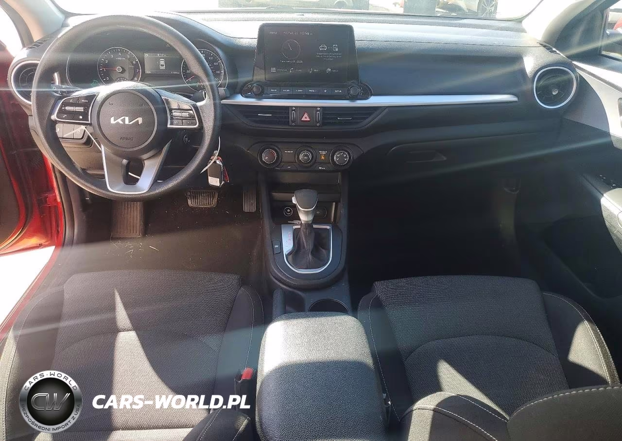 2024 Kia Forte Lxs VIN:3KPF24AD8RE776796 - 8