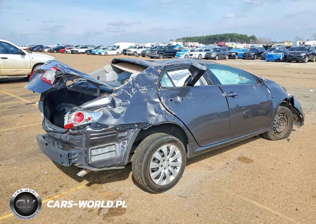 2013 Toyota Corolla Le VIN:5YFBU4EEXDP124345 - 3