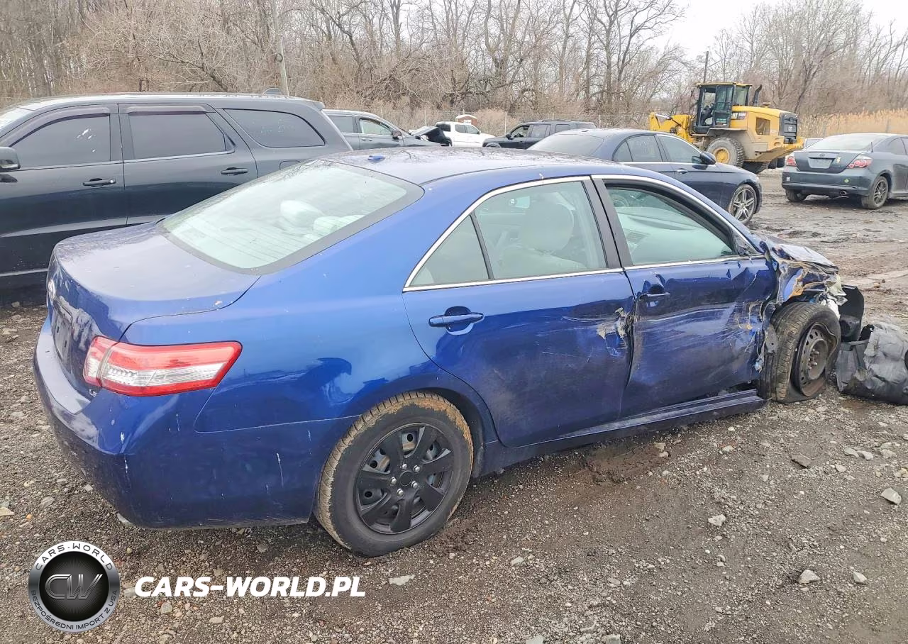 2010 Toyota Camry Le VIN:4T1BF3EK0AU555281 - 3