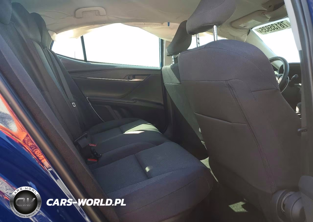 2025 Toyota Camry Le VIN:4T1DAACK8SU110674 - 10