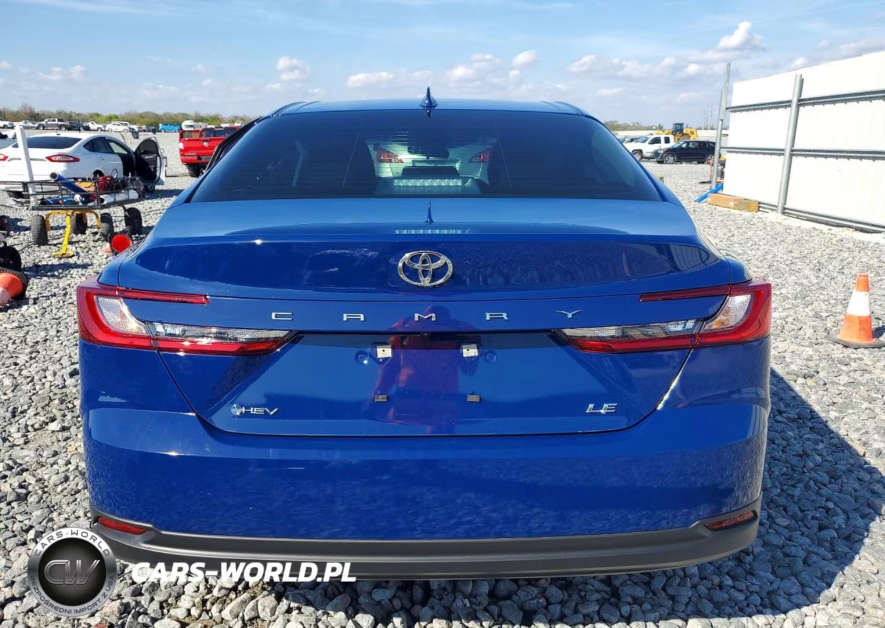 2025 Toyota Camry Le VIN:4T1DAACK8SU110674 - 6