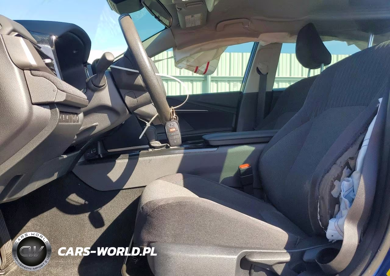 2025 Toyota Camry Le VIN:4T1DAACK8SU110674 - 7