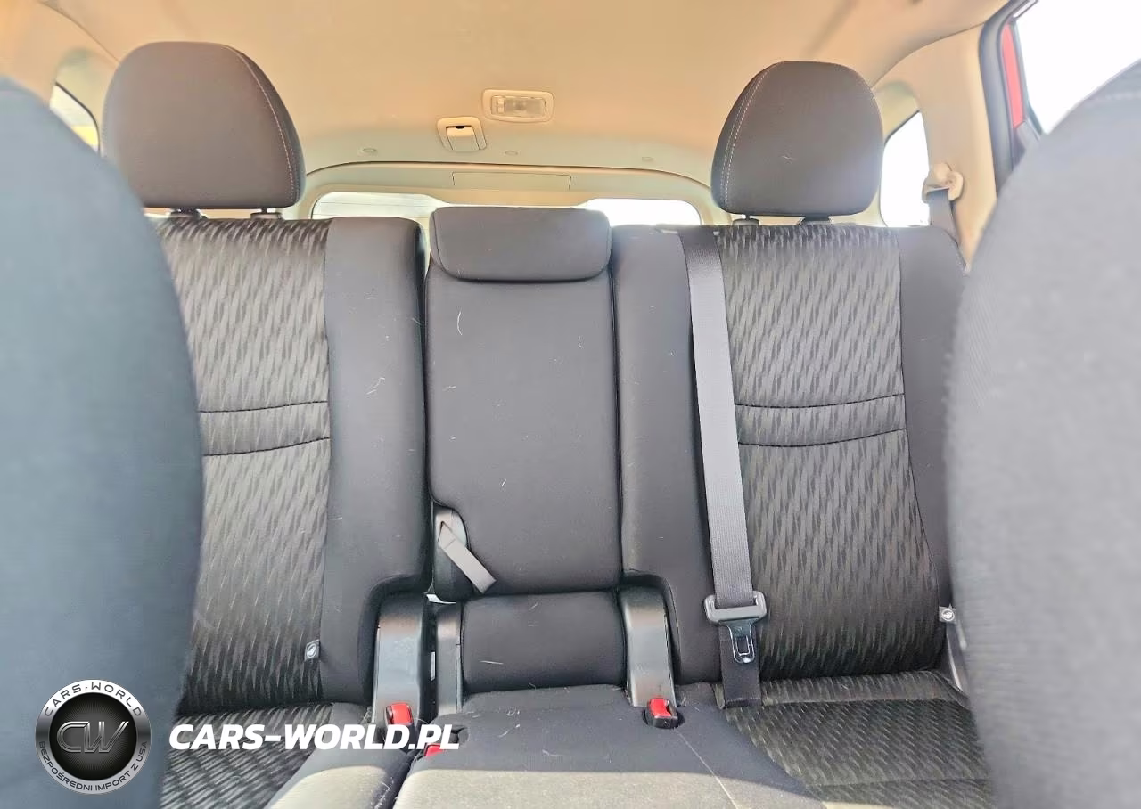 2018 Nissan Rogue S VIN:5N1AT2MT5JC738237 - 10