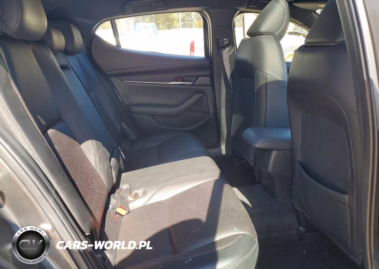 2021 Mazda 3 Premium VIN:JM1BPAML6M1301144 - 10