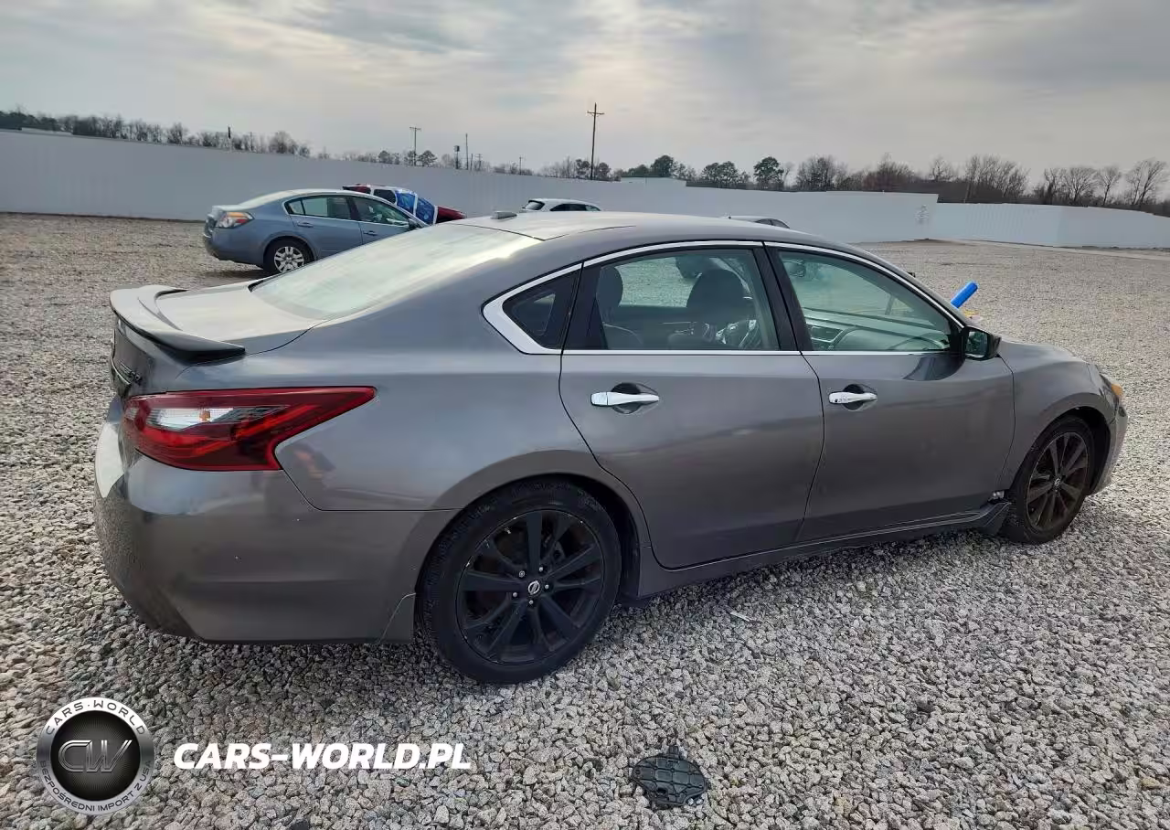 2018 Nissan Altima 2.5 VIN:1N4AL3AP1JC256159 - 3