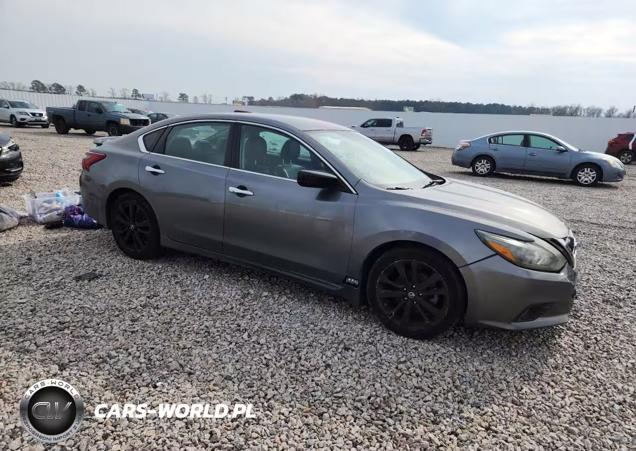 2018 Nissan Altima 2.5 VIN:1N4AL3AP1JC256159 - 4