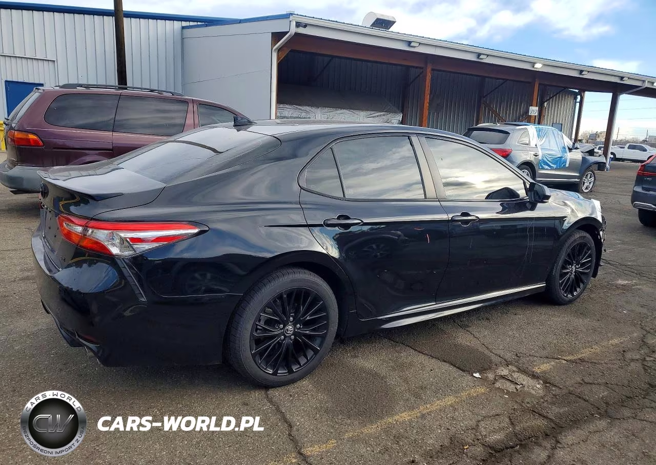 2020 Toyota Camry Se VIN:4T1G11AK8LU323576 - 3