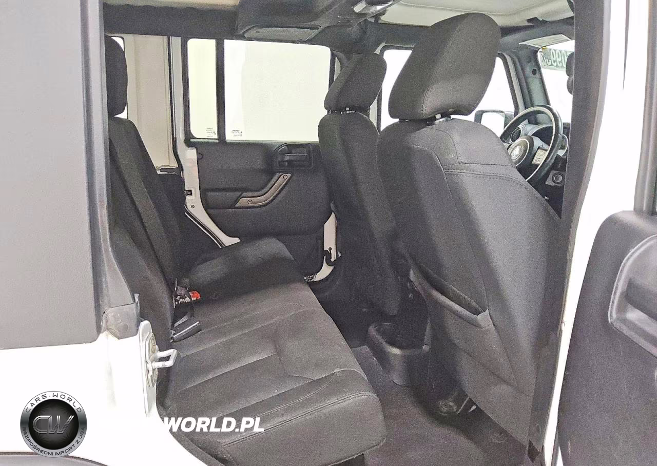 2015 Jeep Wrangler Unlimited Sport VIN:1C4BJWDG8FL614396 - 11