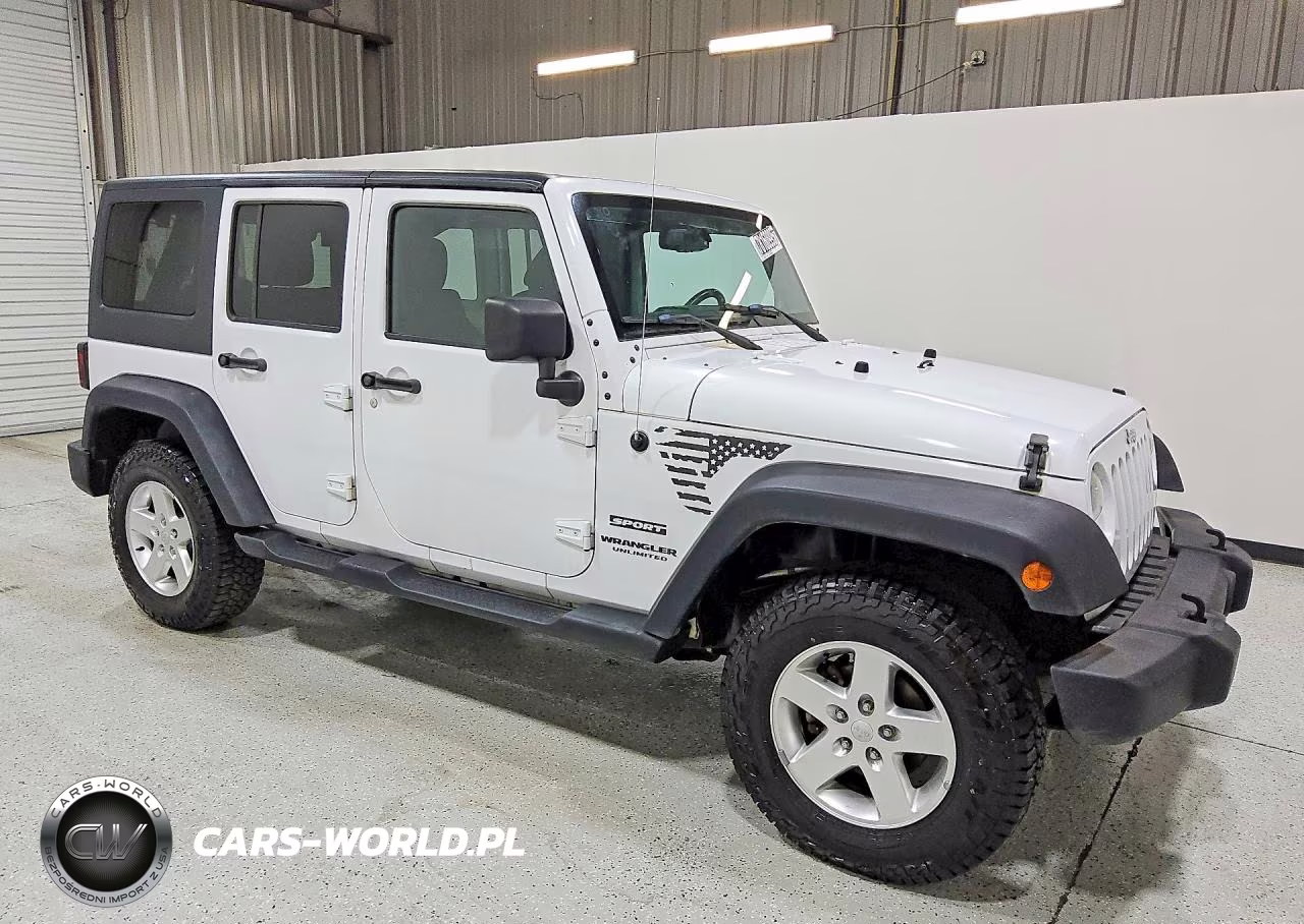 2015 Jeep Wrangler Unlimited Sport VIN:1C4BJWDG8FL614396 - 4