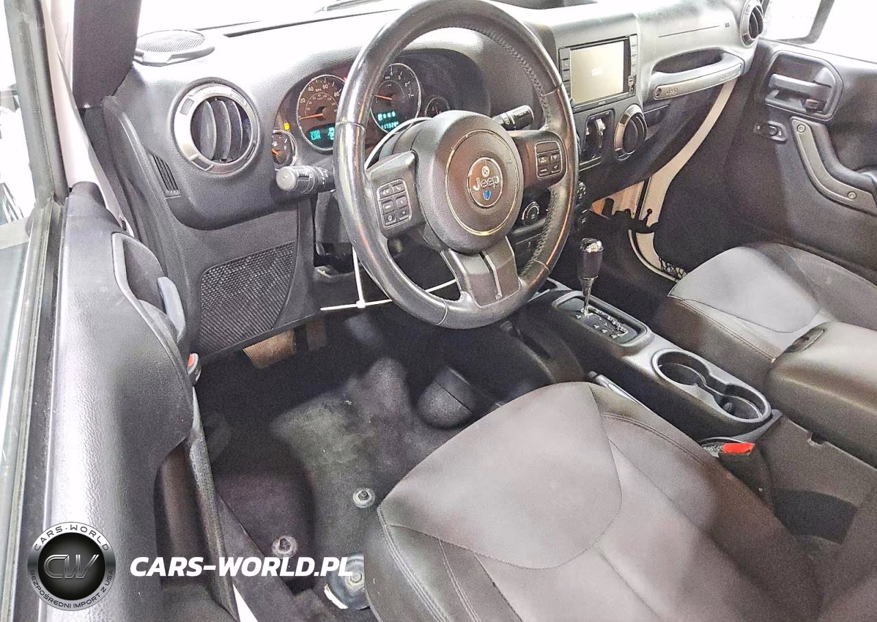 2015 Jeep Wrangler Unlimited Sport VIN:1C4BJWDG8FL614396 - 8