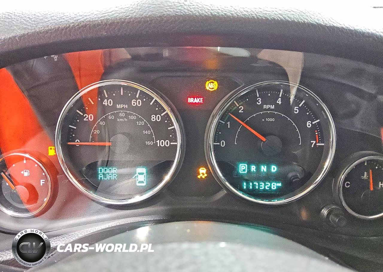 2015 Jeep Wrangler Unlimited Sport VIN:1C4BJWDG8FL614396 - 9