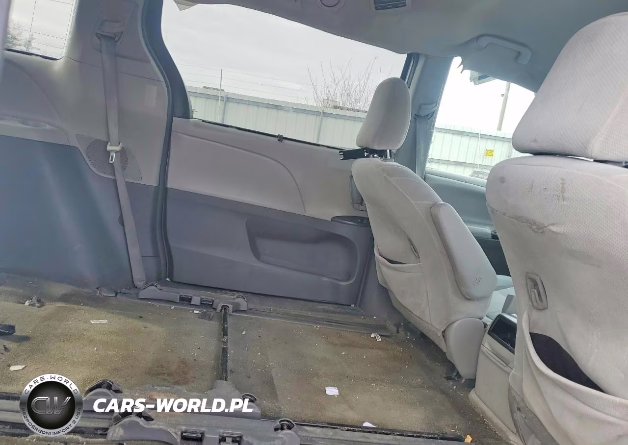 2015 Toyota Sienna Le 8-Passenger VIN:5TDKK3DC1FS571088 - 11