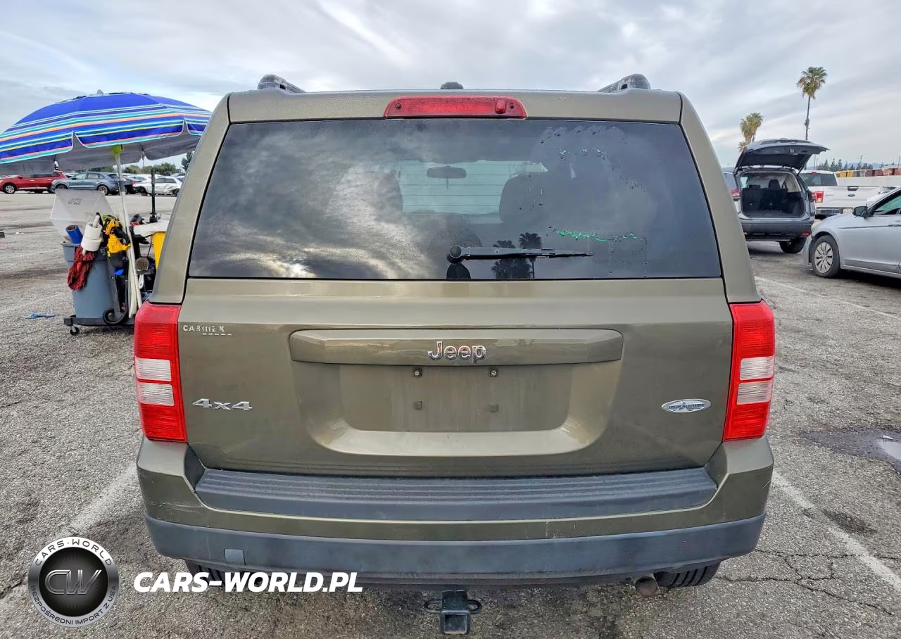 2015 Jeep Patriot Latitude VIN:1C4NJRFBXFD356795 - 6