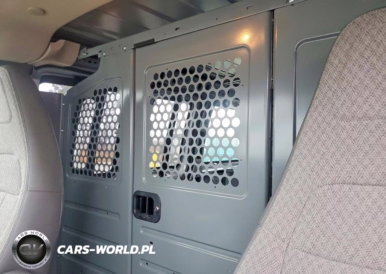 2023 Chev Express G2500 VIN:1GCWGAFP5P1233361 - 10