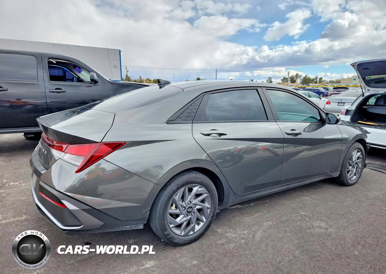 2024 Hyundai Elantra Sel VIN:KMHLM4DG5RU774973 - 3