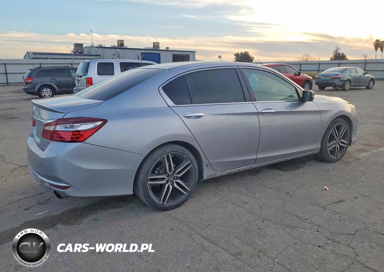 2017 Honda Accord Sport VIN:1HGCR2F58HA122159 - 3