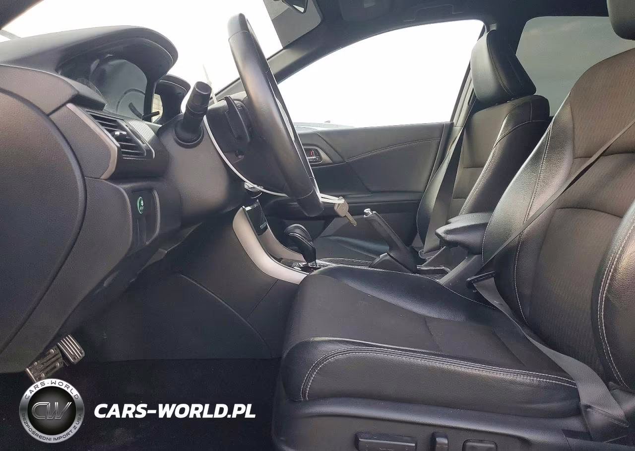 2017 Honda Accord Sport VIN:1HGCR2F58HA122159 - 7