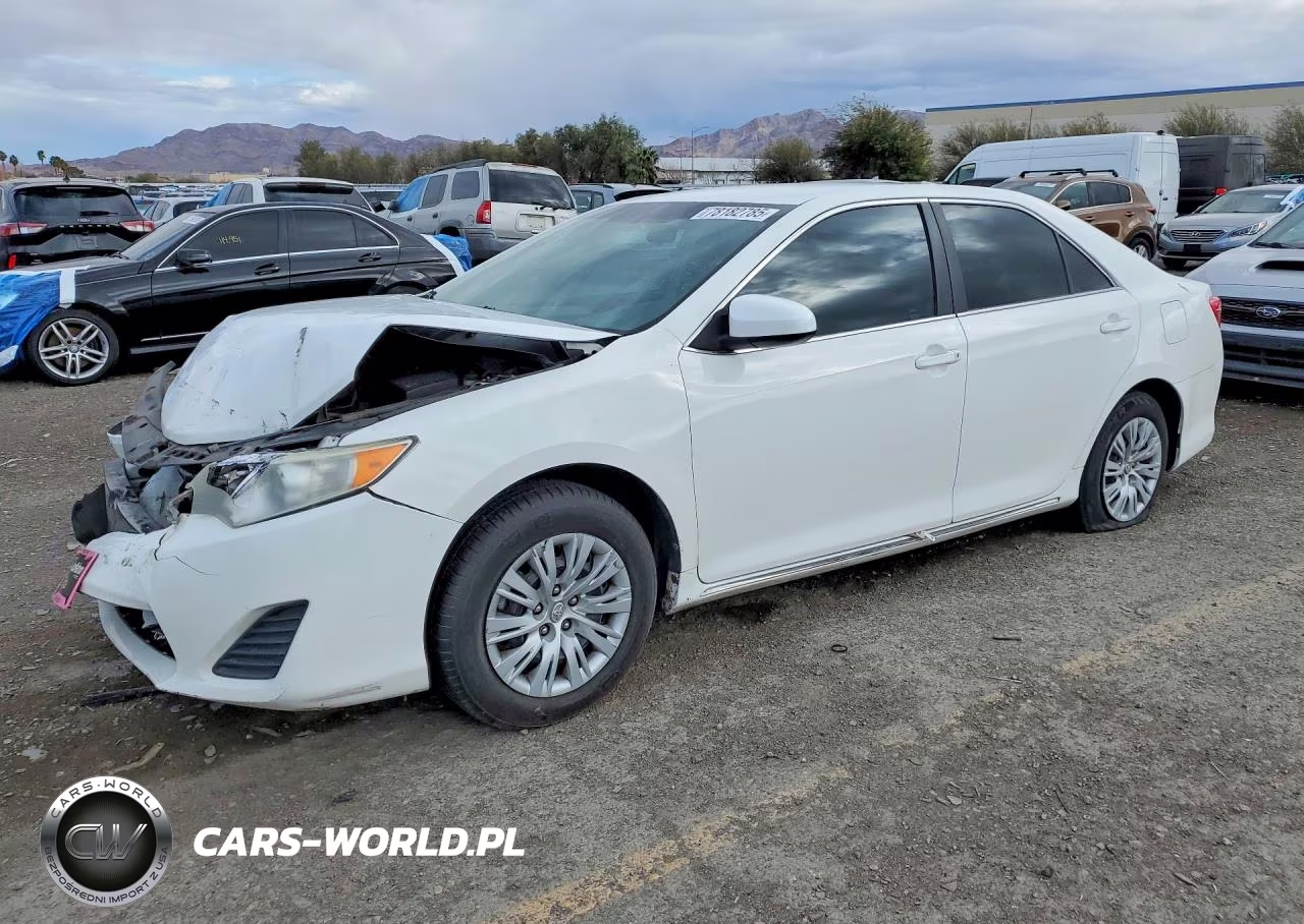 2012 Toyota Camry Le – zdjęcie 1 z 12