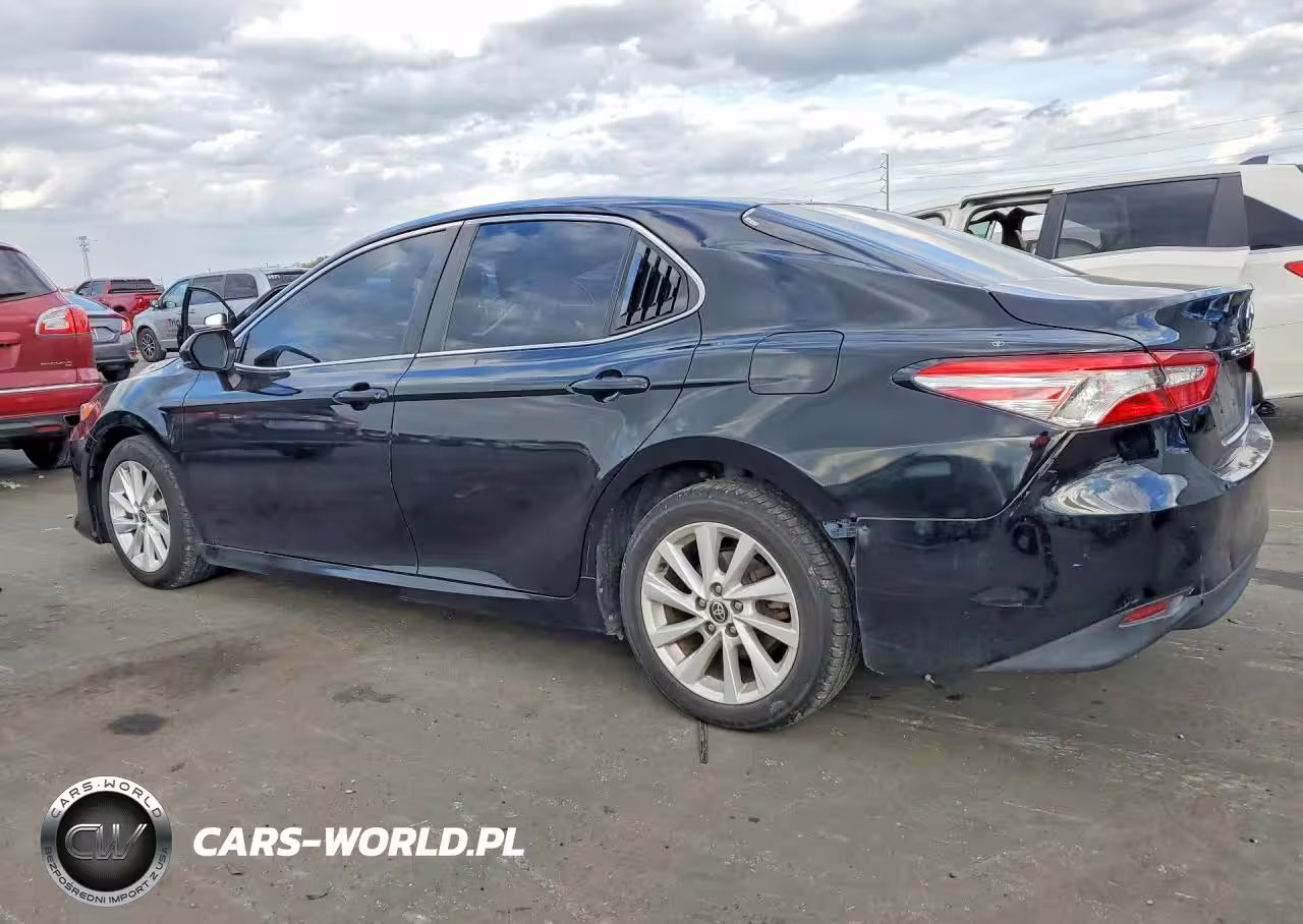 2018 Toyota Camry L VIN:4T1B11HK6JU058329 - 2