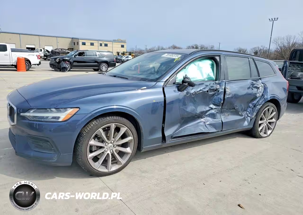 2020 Volvo V60 T5 Momentum