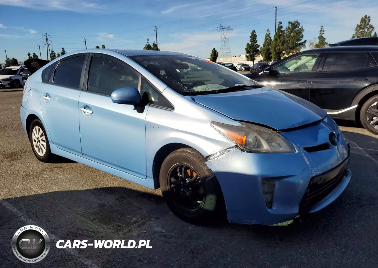2013 Toyota Prius Plug-In VIN:JTDKN3DP4D3046163 - 4