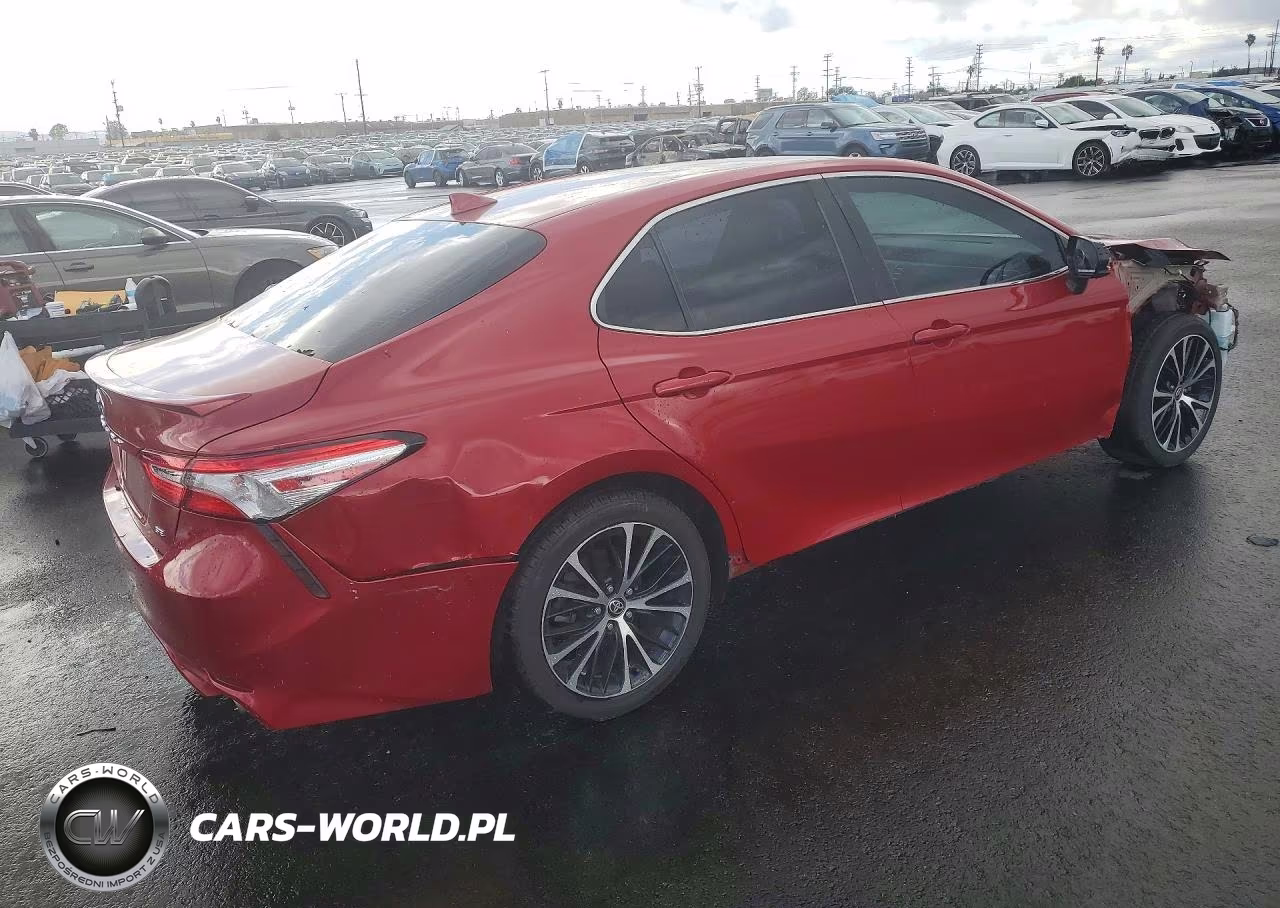 2020 Toyota Camry Se VIN:4T1G11AK8LU367271 - 3