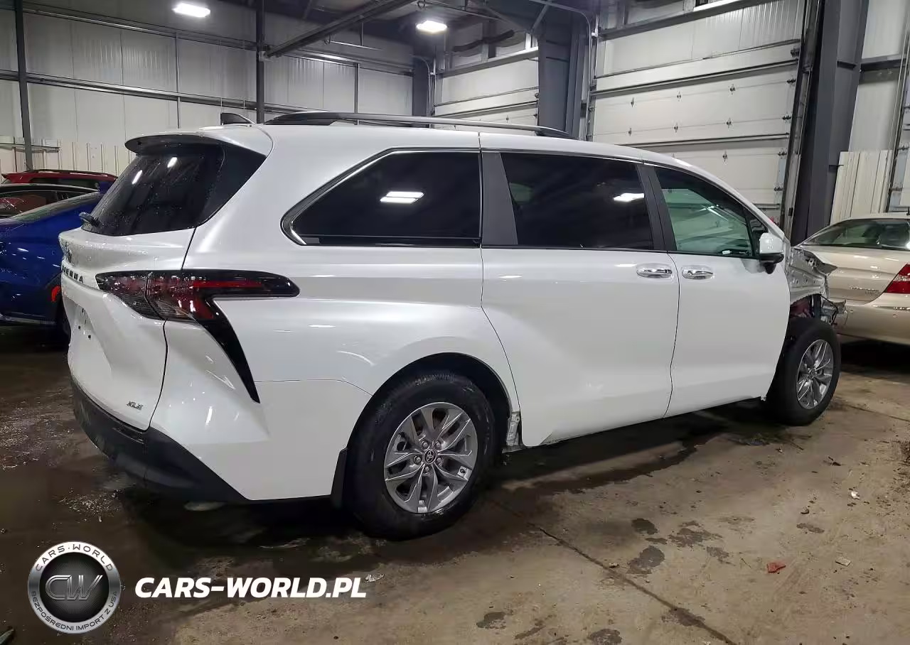 2025 Toyota Sienna Xle VIN:5TDJSKFC3SS171370 - 3