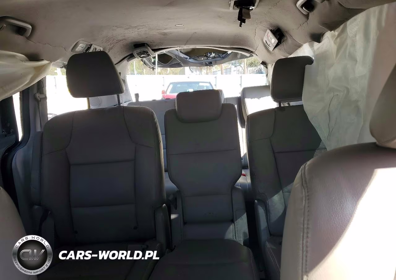 2014 Honda Odyssey Touring VIN:5FNRL5H93EB041066 - 10