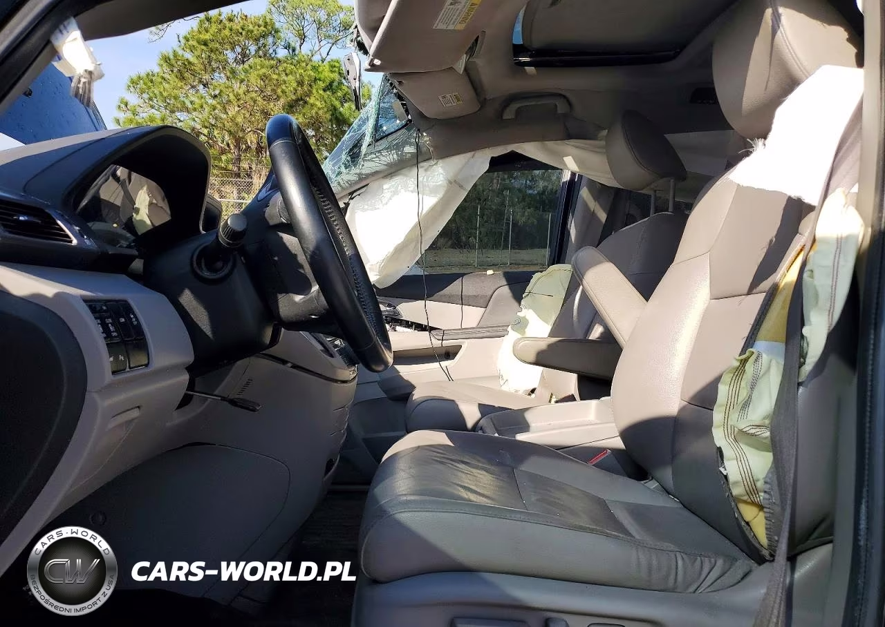 2014 Honda Odyssey Touring VIN:5FNRL5H93EB041066 - 12