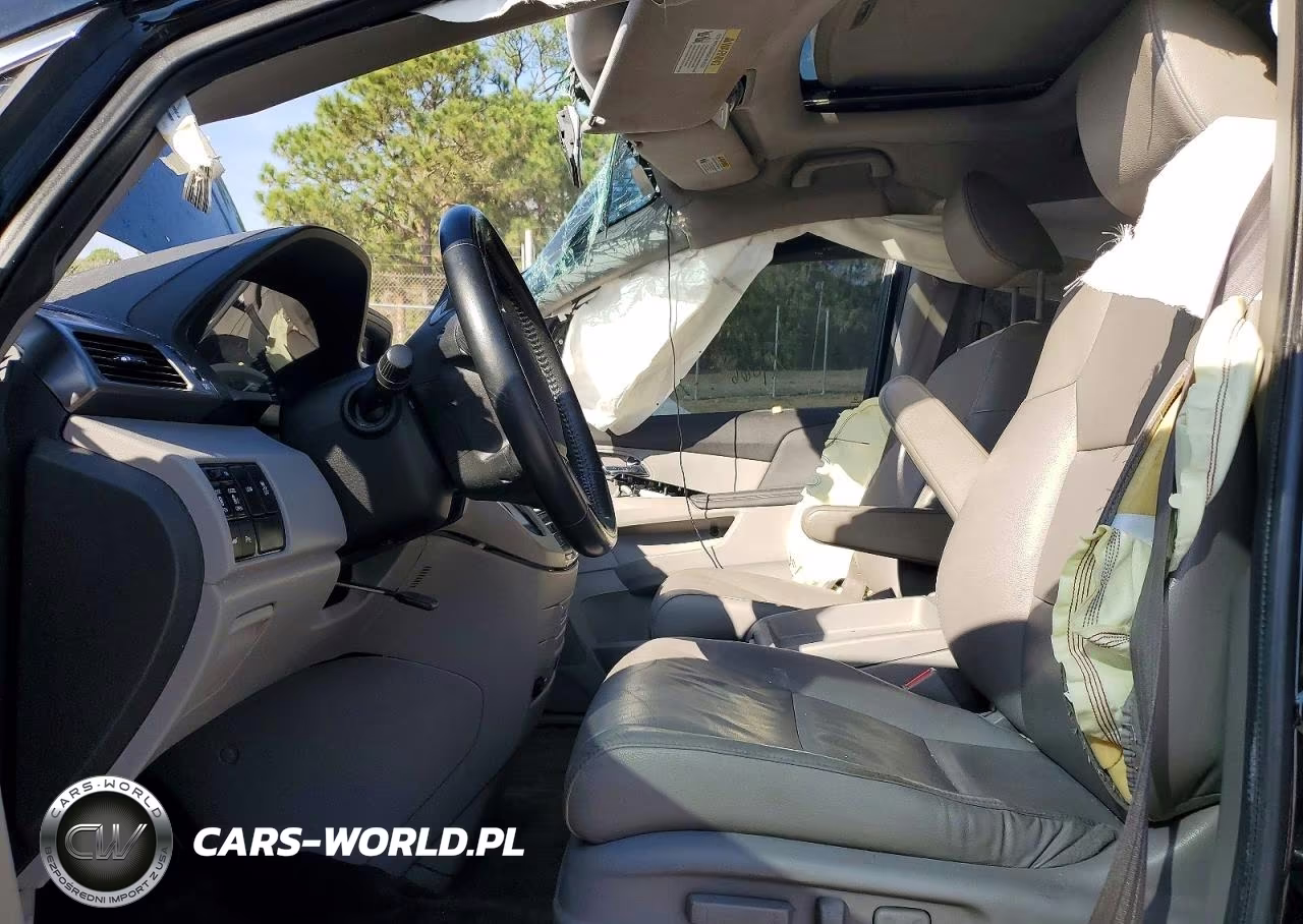 2014 Honda Odyssey Touring VIN:5FNRL5H93EB041066 - 7