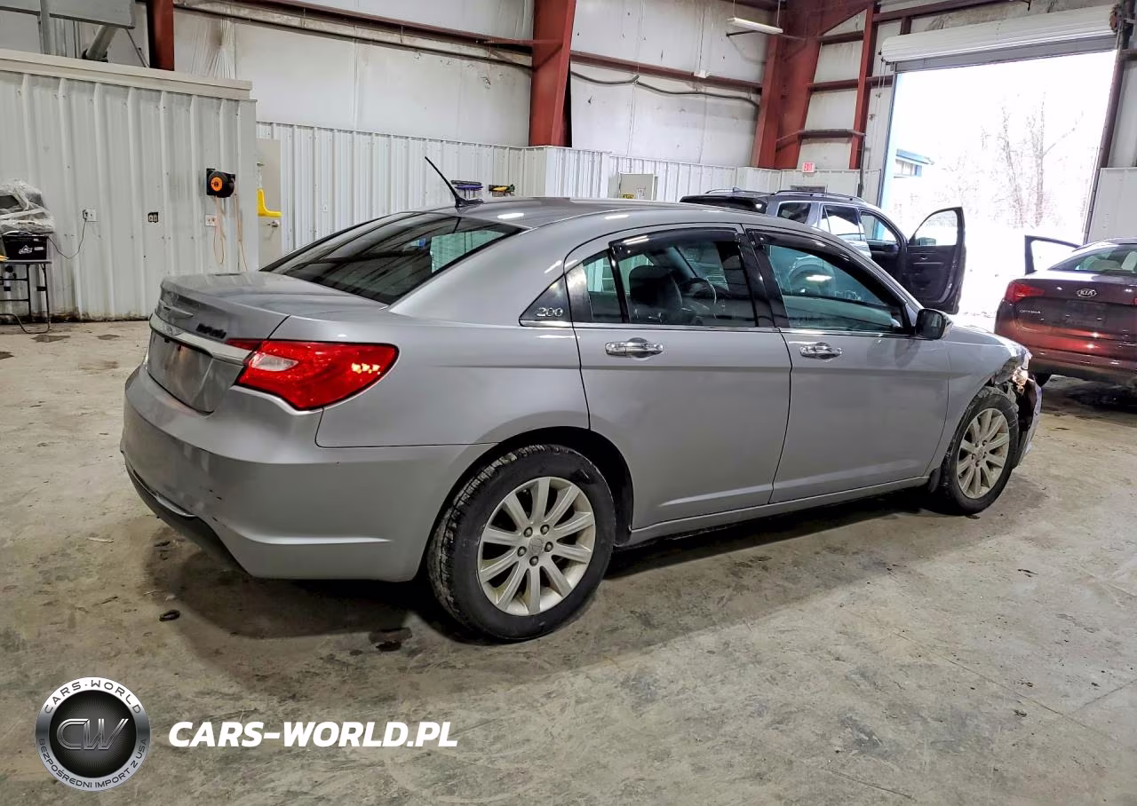 2014 Chrysler 200 Limited VIN:1C3CCBCG9EN111976 - 3