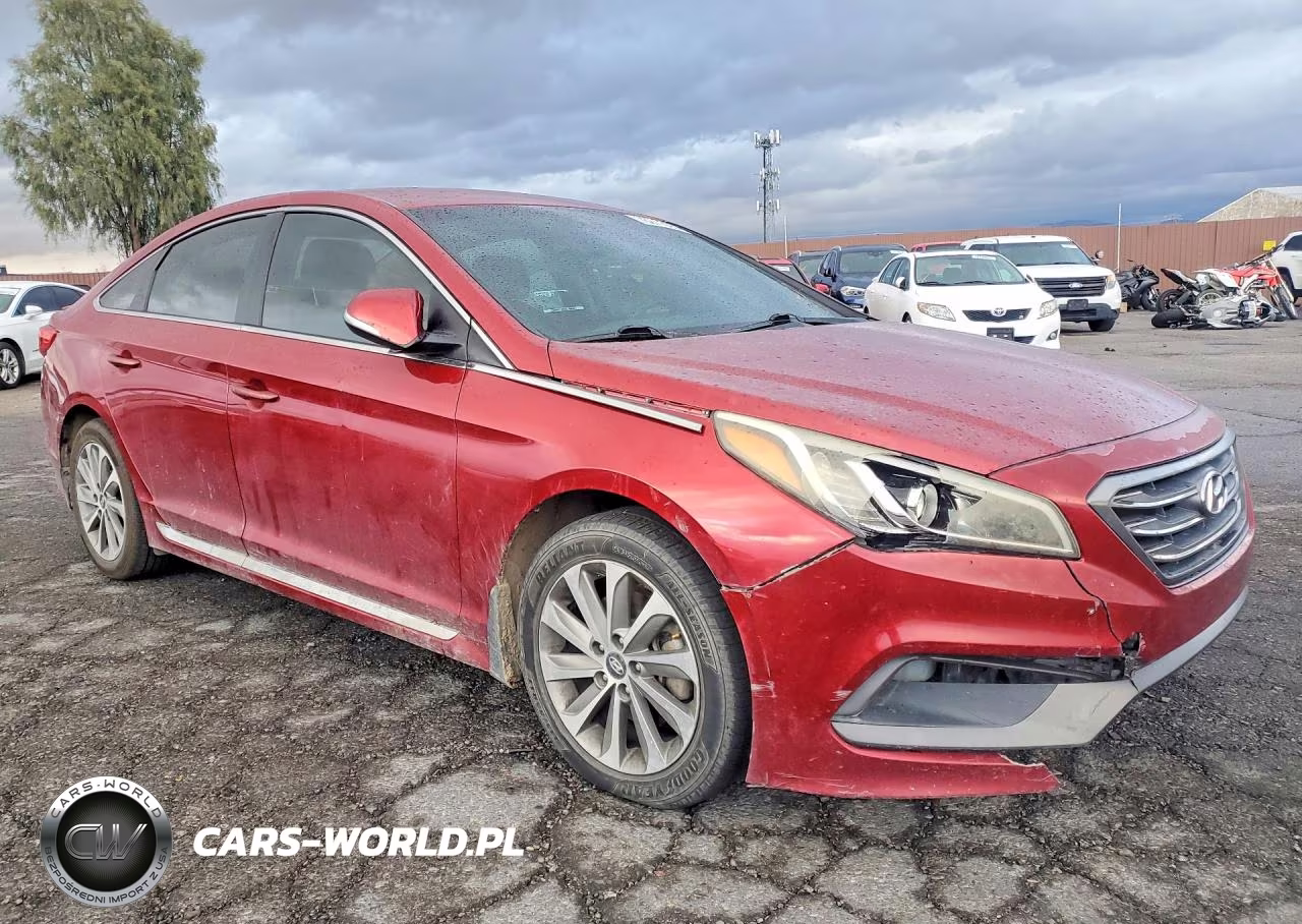 2015 Hyundai Sonata Sport VIN:5NPE34AFXFH258478 - 4