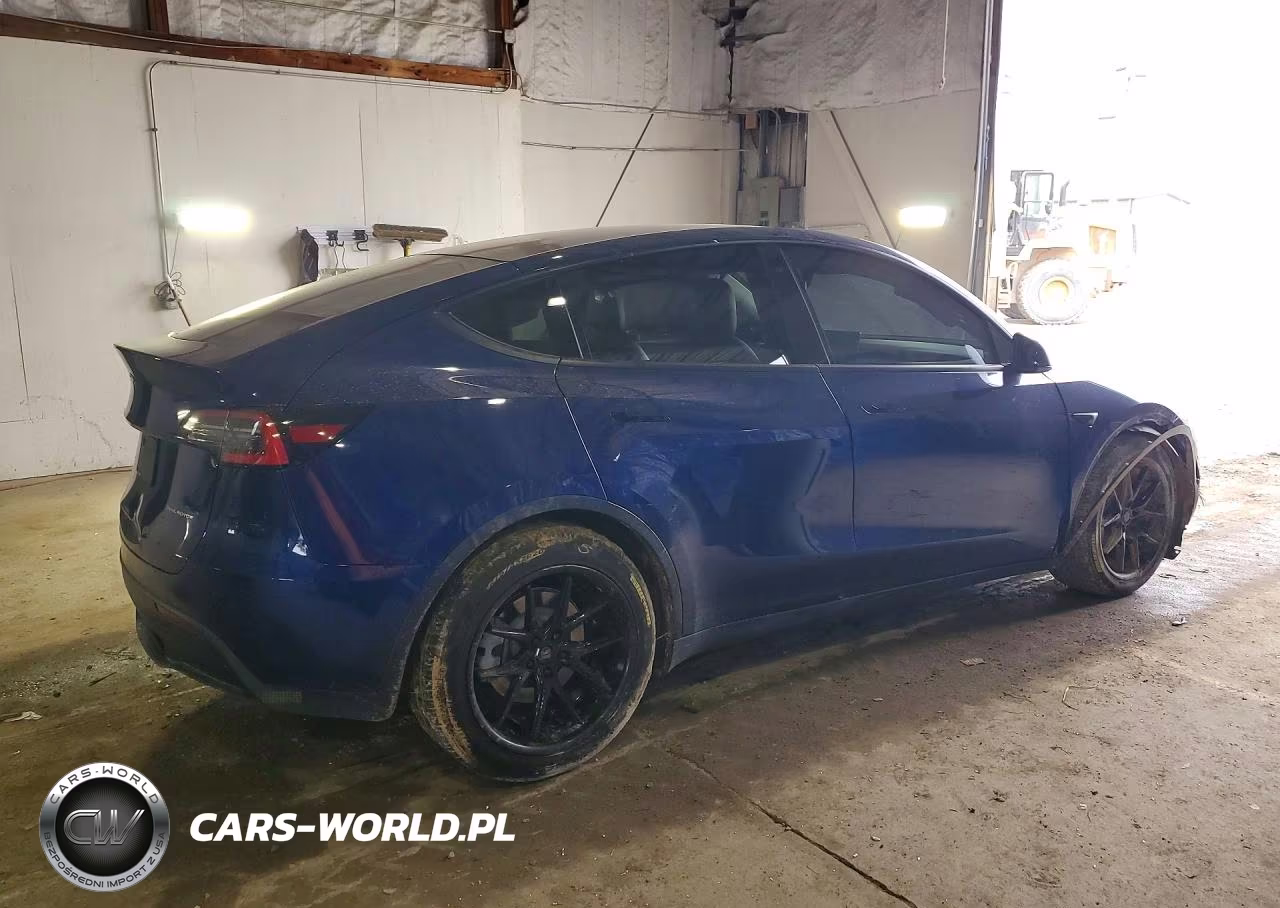 2021 Tesla Model Y VIN:5YJYGDEE3MF069010 - 3